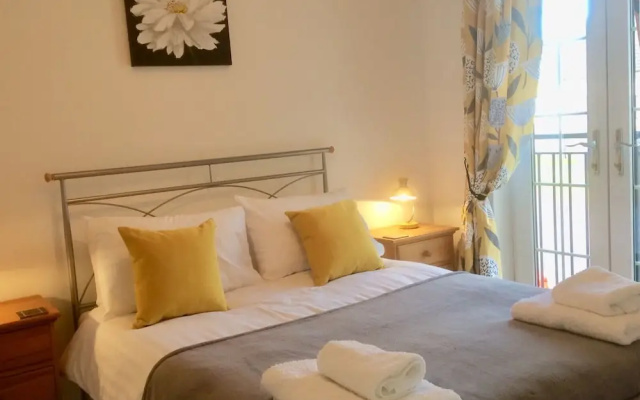 Nine Oaks Apartment