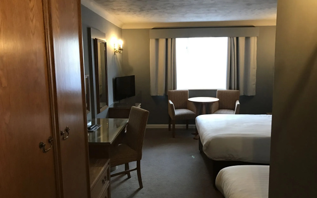 South Lawn Hotel