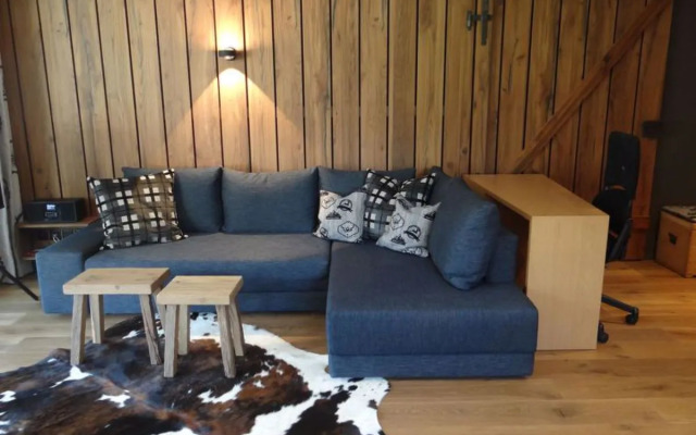Appartment 8