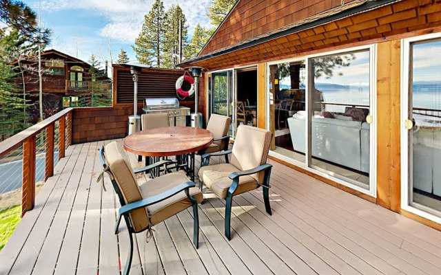 Lakefront 4BR Kings Beach Condo by RedAwning