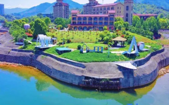 Luya Lake View Villa
