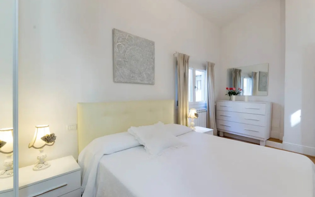 Ponte Vecchio Elegant Apartment