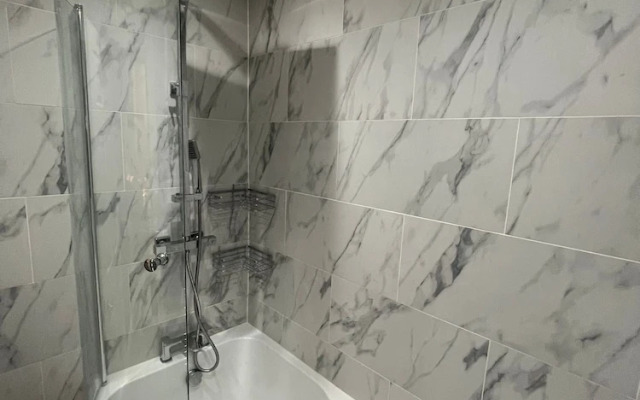 Impeccable 3-bed House in York