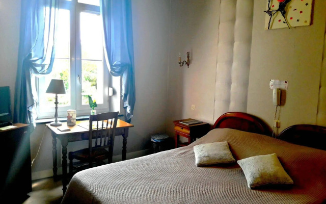 Logis Le Clos du Montvinage Rest. Auberge Val De lOise
