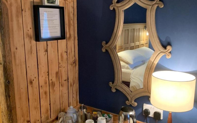 The Lodge at Hemingford Grey House