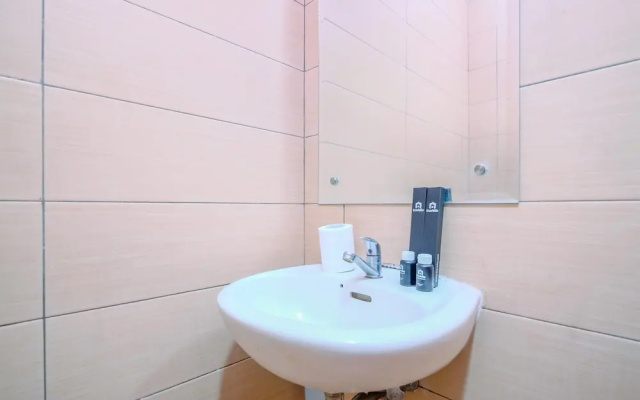 Homey And Cozy Studio Apartment At Margonda Residence 5