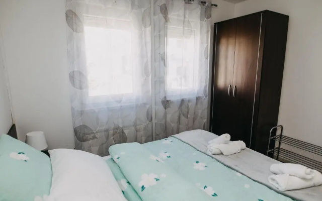 Apartment 10