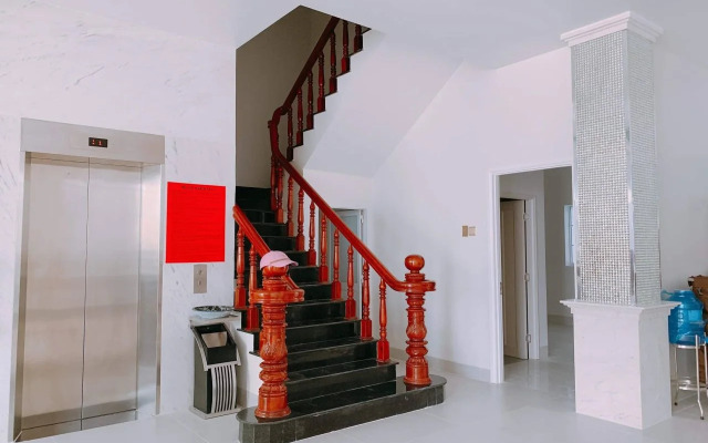 Royal Hotel
