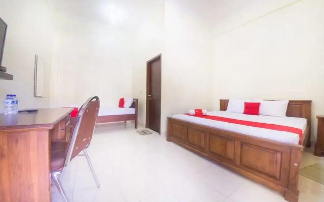 RedDoorz near Nusa Cendana University
