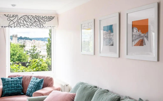 Lovely 4 Bedroom House in Central Bath (Adults Only)