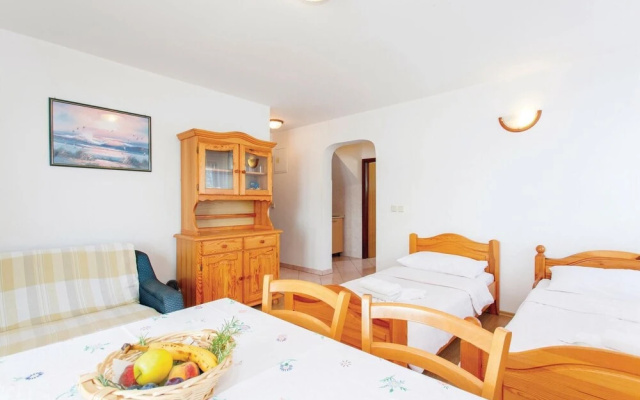 Beautiful Home in Malinska With Wifi and 3 Bedrooms
