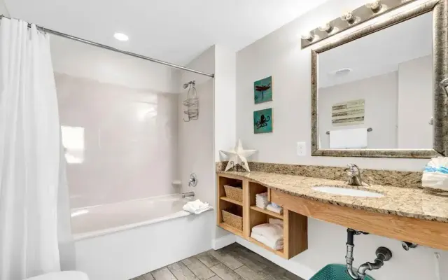 Splash 1505E by RealJoy Vacations