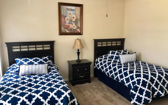 Four Bedroom Pool Home - 150 EP - Vusa