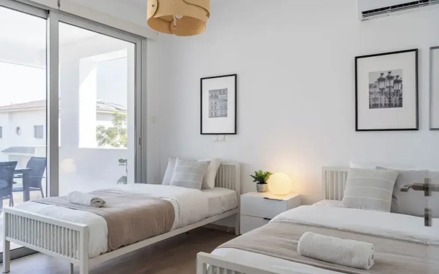 Valleria - 2 BR Apt W Pool in Larnaca