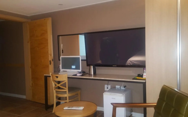 Joy Plus Hotel