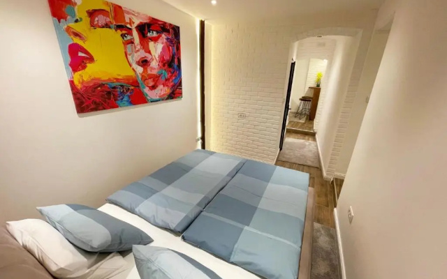 Colorway Apartment