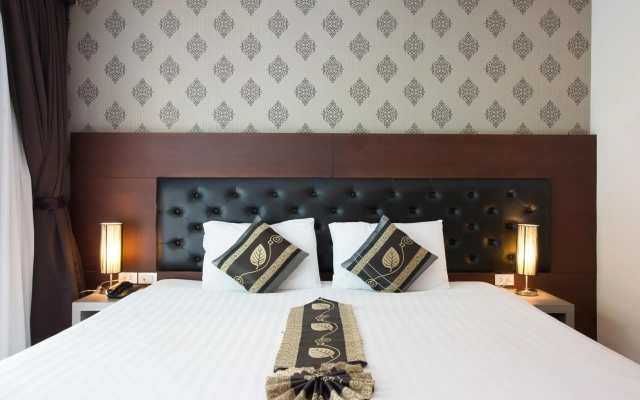 Hemingways Silk Hotel