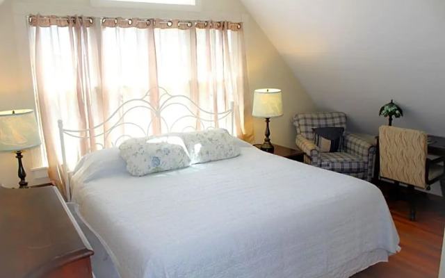 West Tisbury Inn