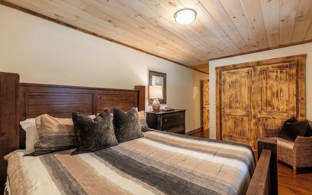 Moosey Creek Lodge