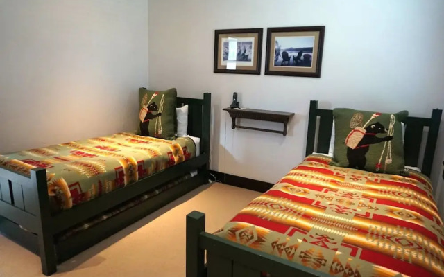 Ski in, Ski out, 3 Bedroom Luxury Residence on Fanny Hill in Snowmass Village