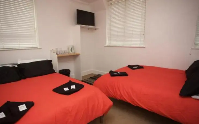 MJB Norwich The Lodge Hotel