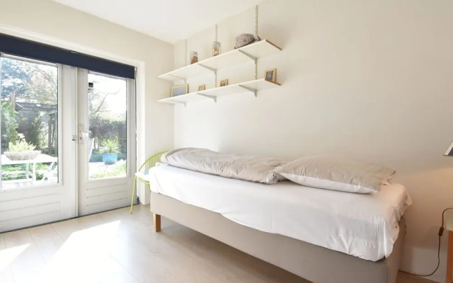 Cozy Holiday Home in Flushing near Sea