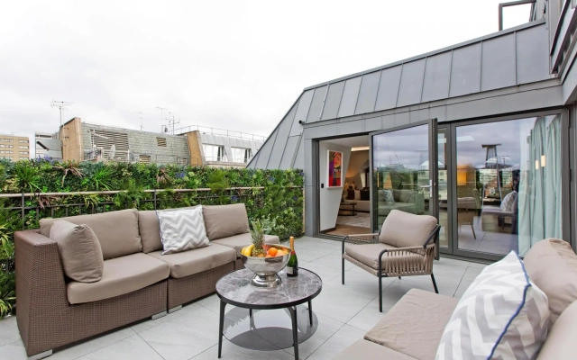 3-bed Rooftop Penthouse