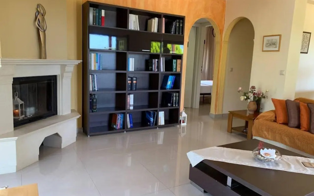 Stunning 3-bedroom Villa Near Malia Beach