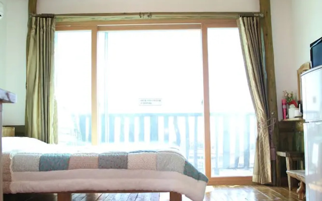 Seogwipobeautiful House Pension