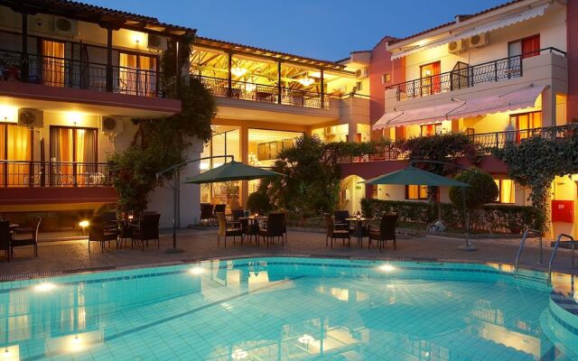 Отель Pelli Hotel Греция, Пефкохори - отзывы, цены и фото номеров - забронировать отель Pelli Hotel онлайн вид на фасад