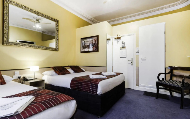 Tudor Court Hotel