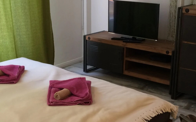 Ginger Apartment