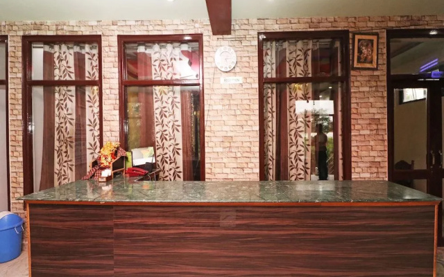Oyo 22015 Hotel Lakshya Palace