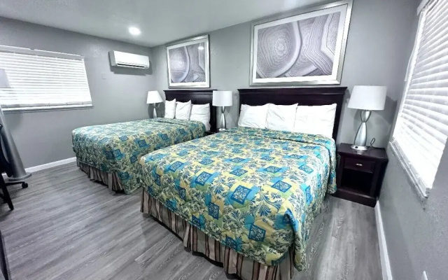 Lemon Bay Motel