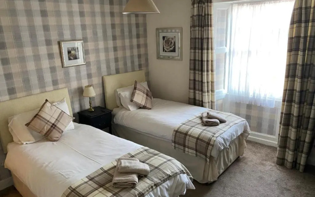 Queens Hotel
