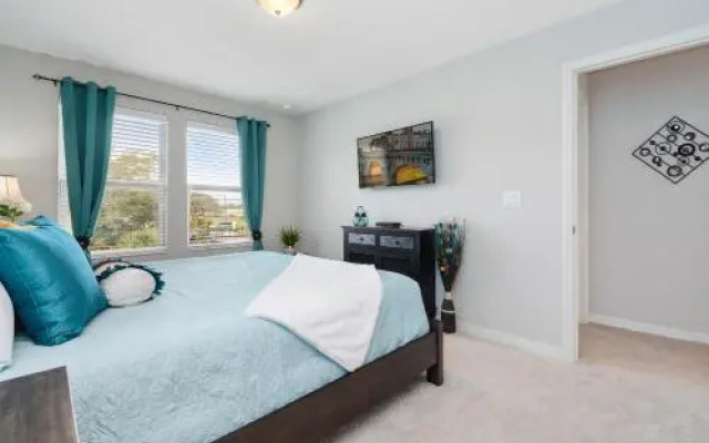 Four Bedrooms TownHome 5161