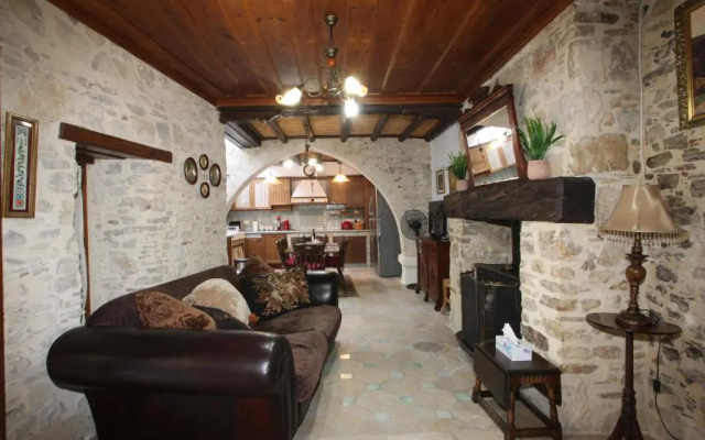 Afames House - Beautiful Traditional House