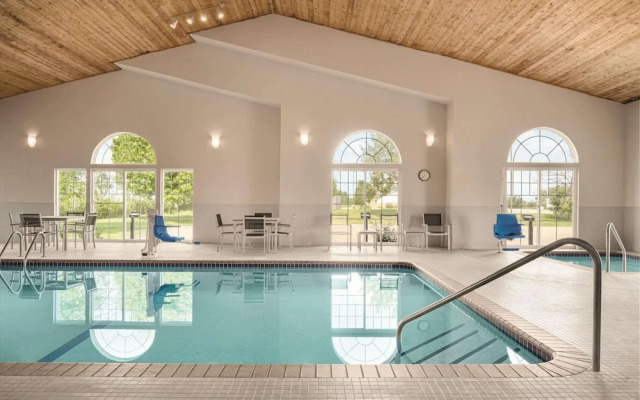 Country Inn & Suites By Carlson, Pella