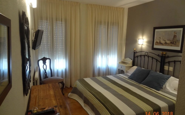 Hostal El Lechuguero