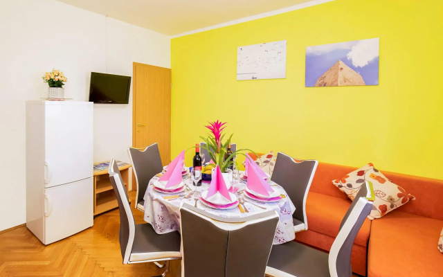 Simplistic Apartment in Vir With Garden