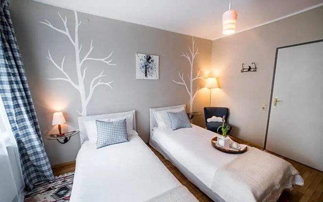 B&B Lakeview