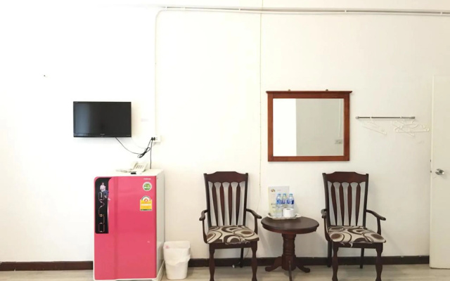 Sandee Room