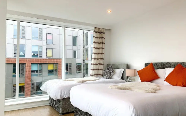 5 Bedroom 3 Bathroom Penthouse Apartment
