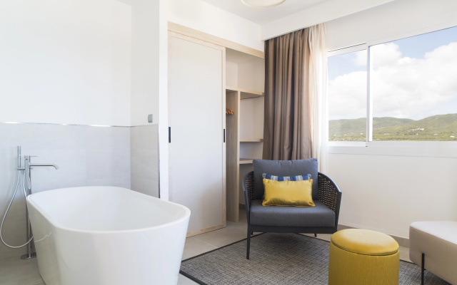 Invisa Hotel Club Cala Verde