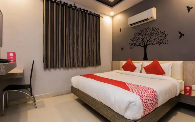 OYO 13531 Hotel Sundaram Palace