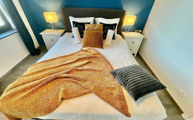 Suite in Antwerp Near Meir Shops