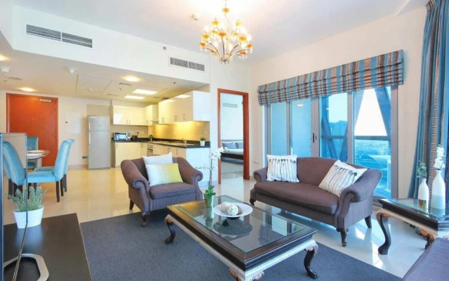 Spacious Apartment in the Classic Park Towers