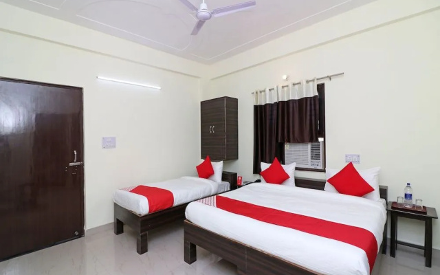 OYO 12760 Pragati Palace