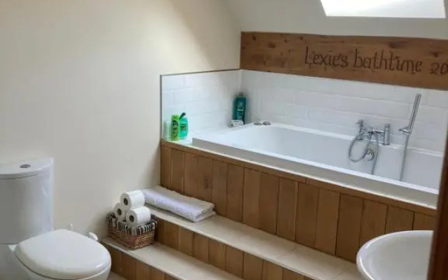 Springbank Apartment - Sleeps 4 - Pet Friendly