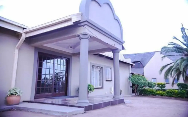Mmakosha Lodge